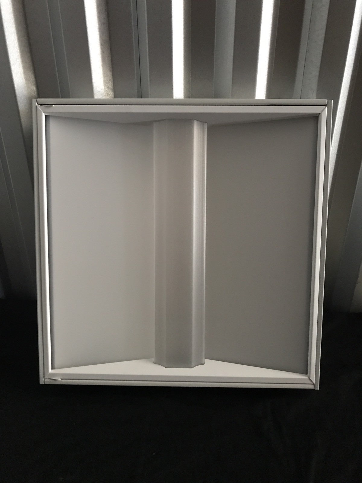 Hubbell Columbia Lighting LSER22-35VLG-R-EDU-C588 LED Troffer 2' X 2' NEW IN BOX