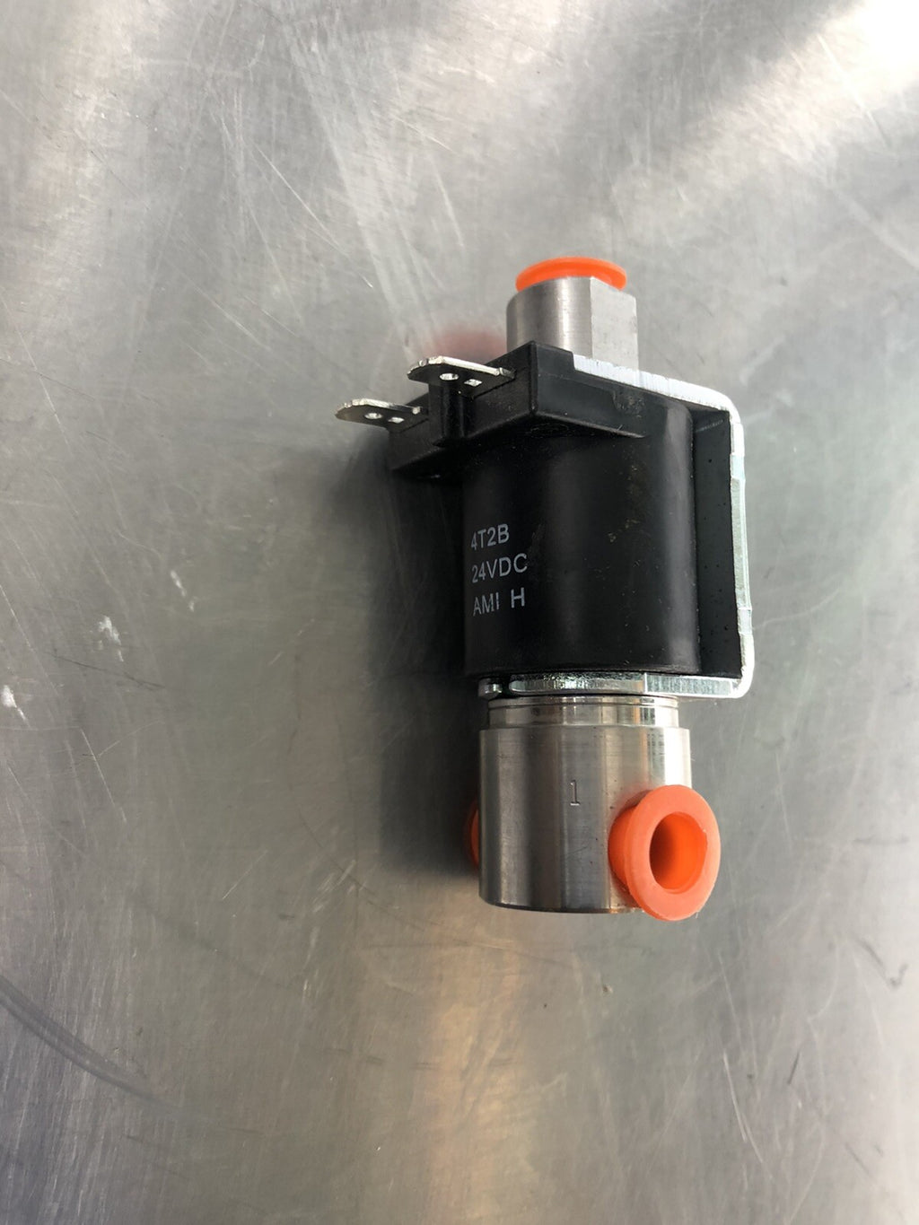 Parker 30XE00054T2B Solenoid 30 XE 00054T2B 24V 8 Watts 4t2b 24vdc NEW!!!