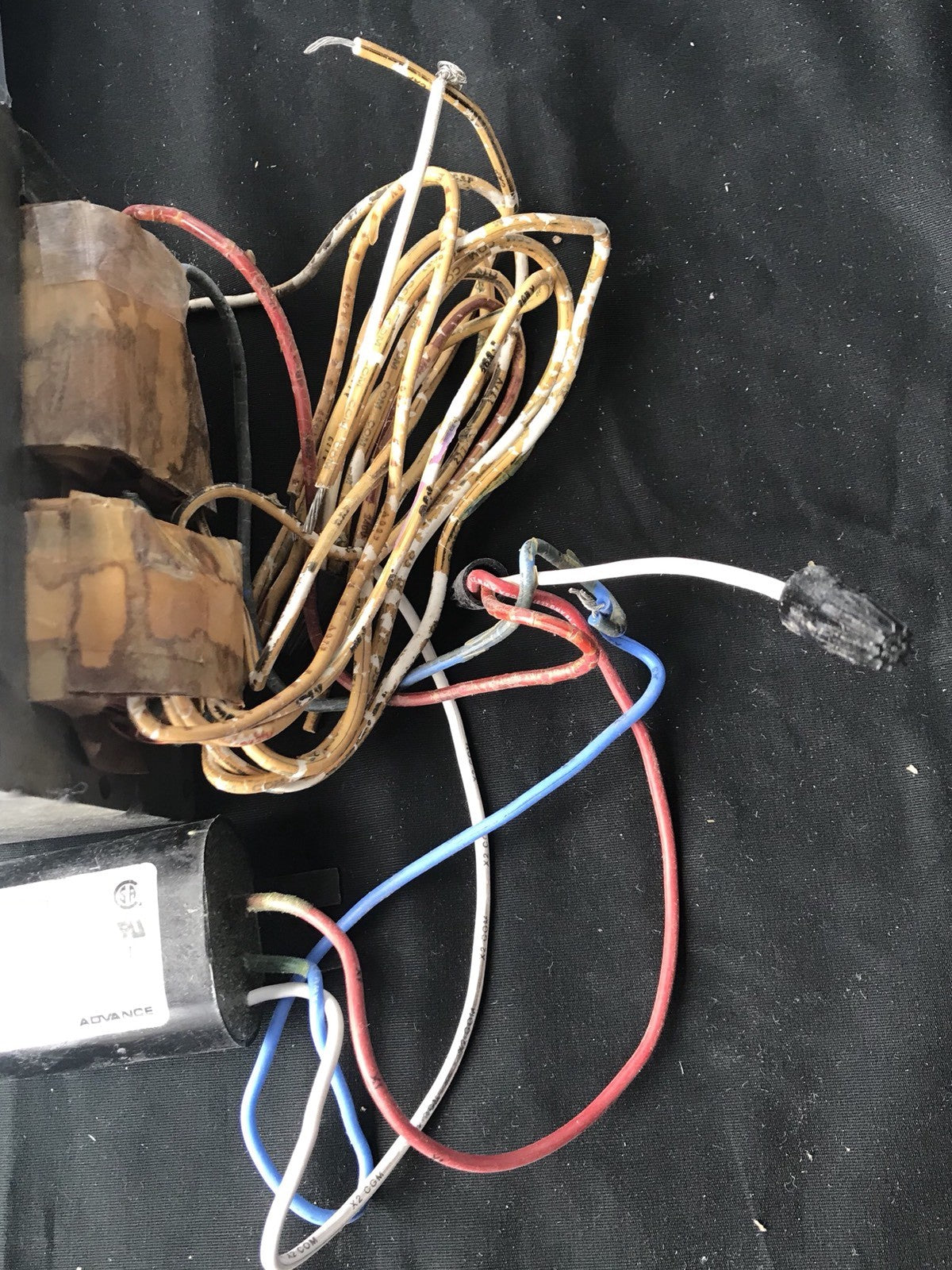 Philips Advance 750 W, 1 Lamp HID Ballast Kit 71A6452-001D NOT SURE IF ITS USED