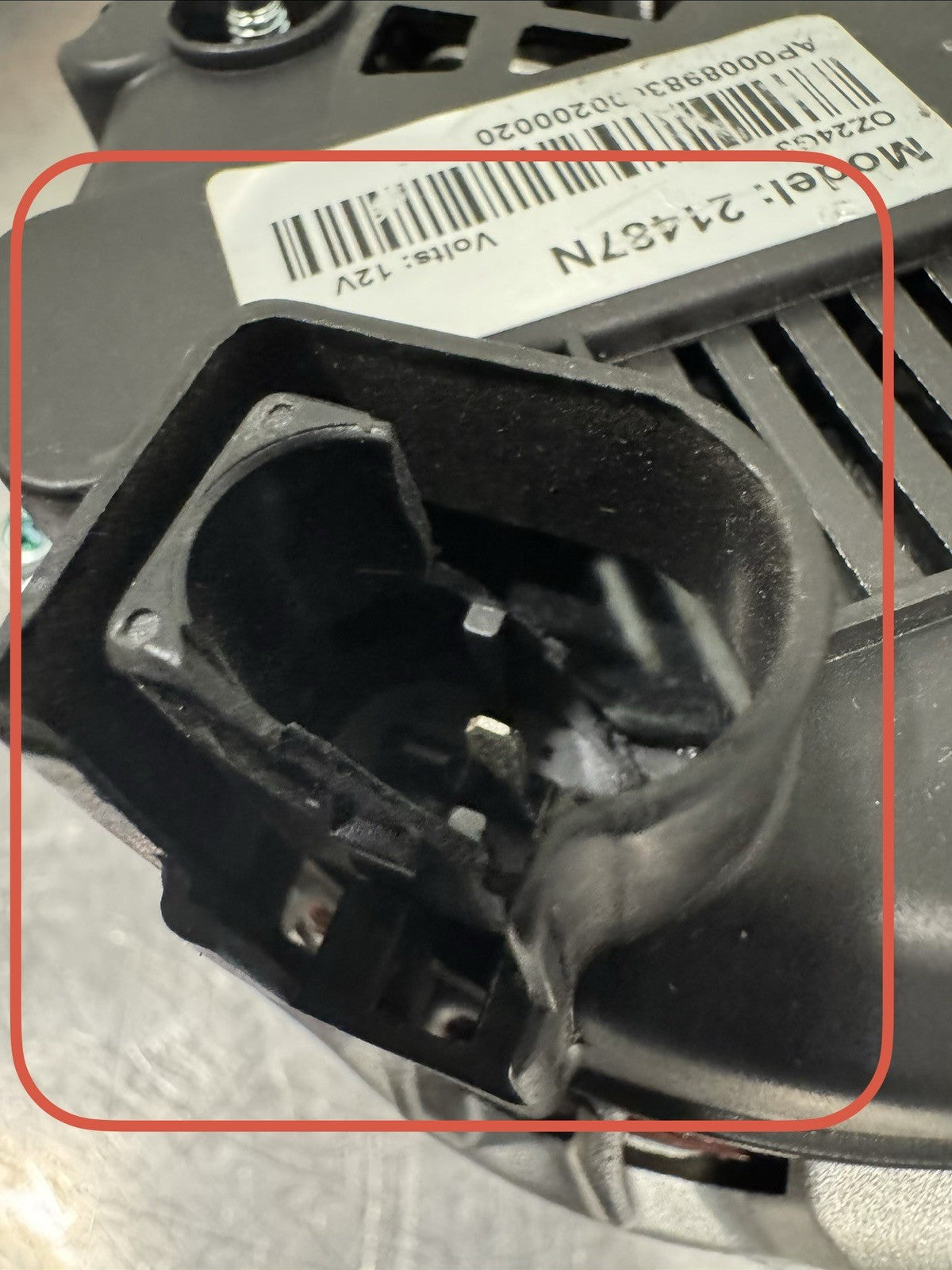 WAI 21487N Alternator 12VDC 220A For Mercedes Benz NEW! DAMAGED CONNECTION!