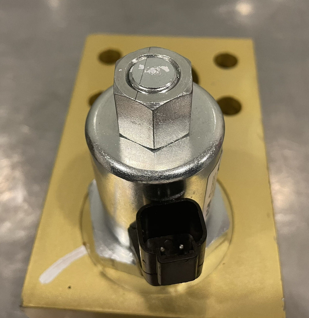 Danfoss 630AA00787A Wastebuilt McNeilus Eaton Valve 1422494 NEW! FREE SHIPPING!