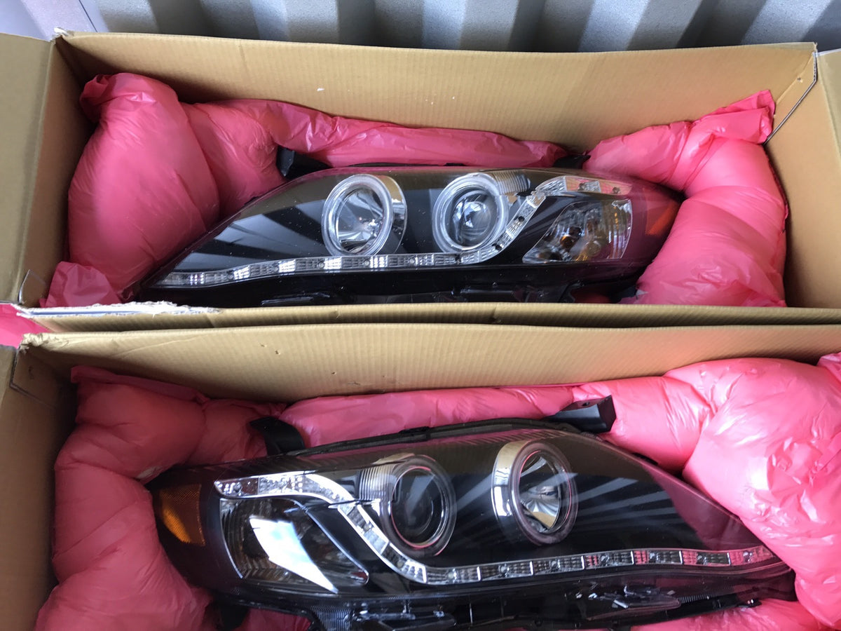 Anzo USA Headlights TY1118-B1WCA Driver & Passenger Side NEW