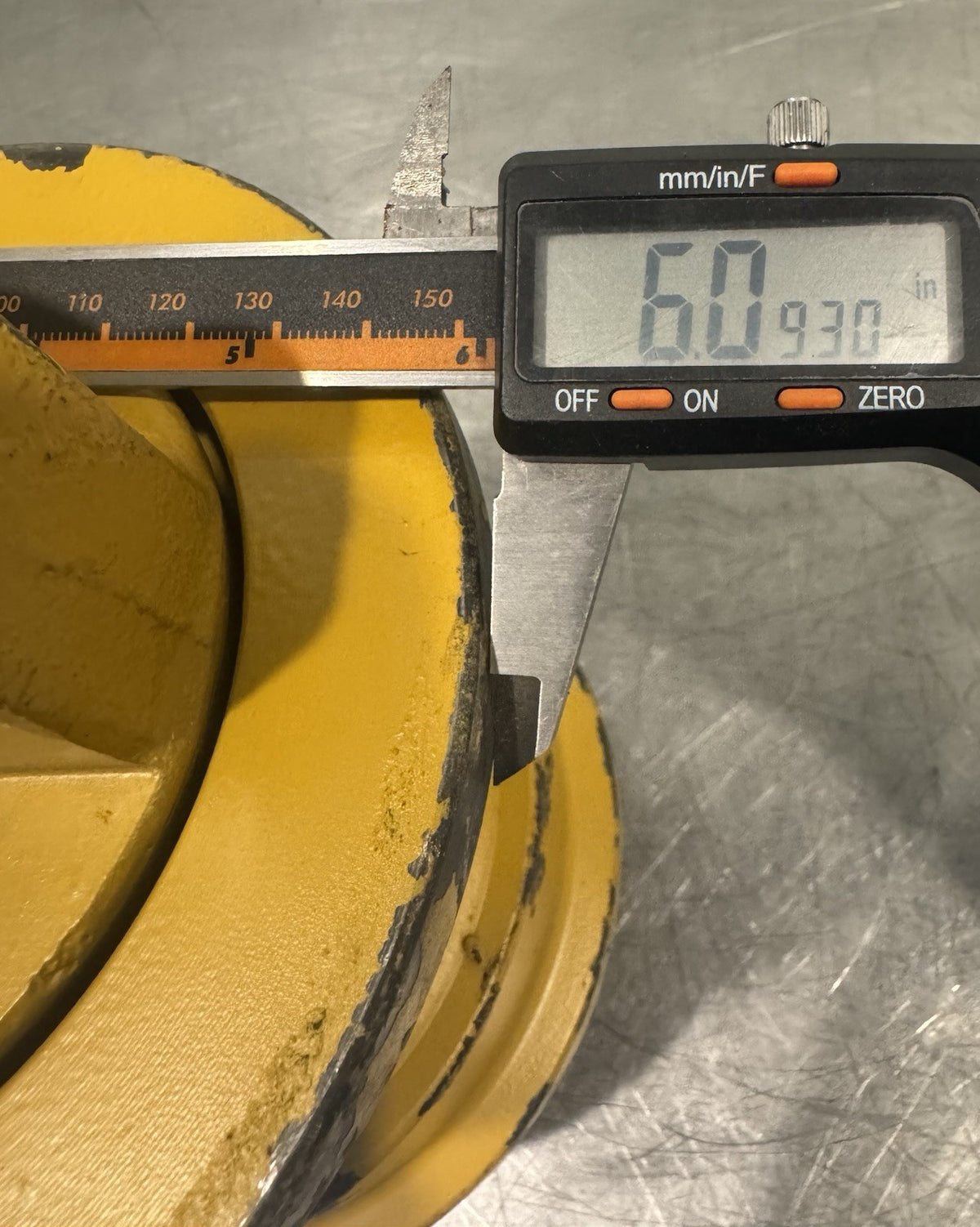 BD2G Track Roller Bottom Komatsu Mitsubishi Yellow NEW! FREE SHIPPING!
