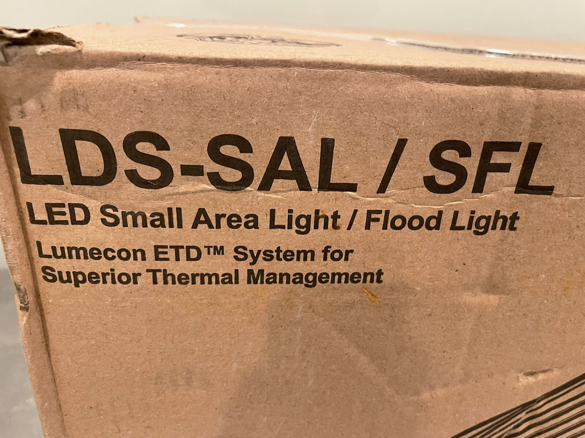 Lumecon Detroit LDS-SAL LED Area Light 45W 7100 Lumens 4000K Bronze NEW!