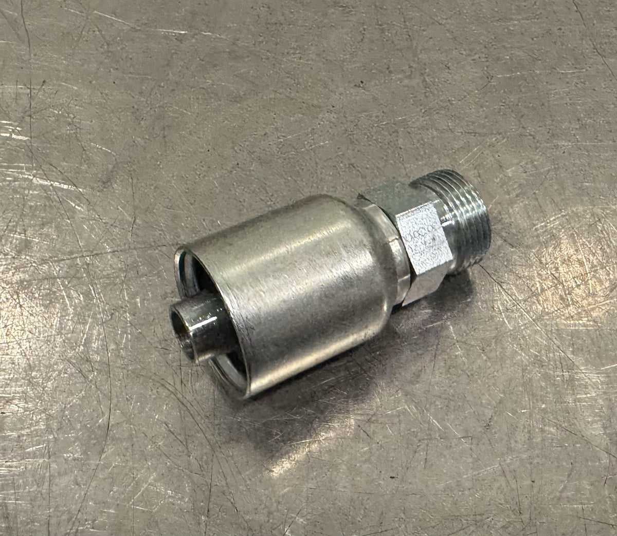 Parker 1D043-15-8 Hydraulic Hose Fitting Crimp Style Male NEW! FREE SHIPPING!