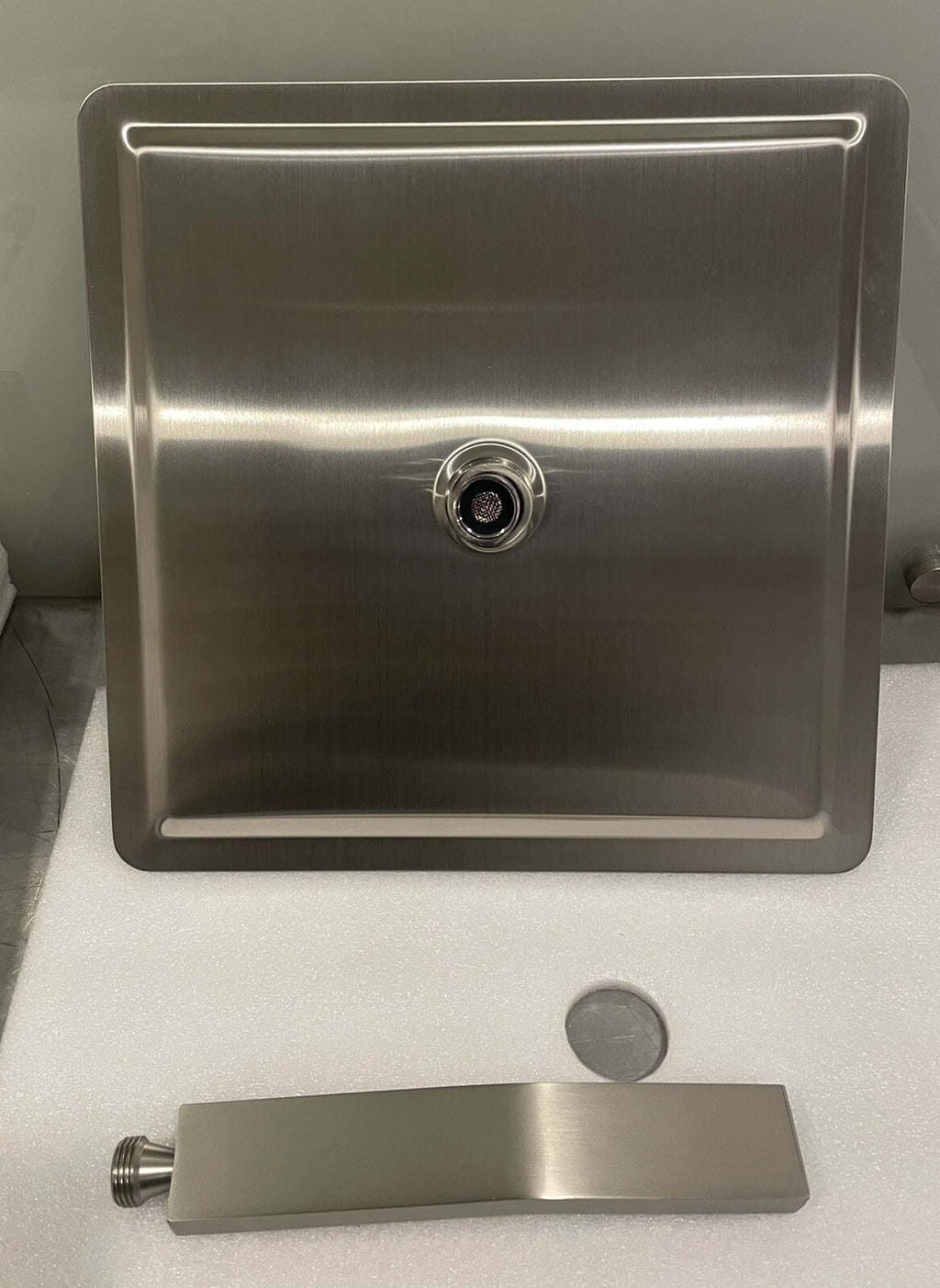 TH600DF-12NS Shower System Brushed Nickel NEW IN BOX! FREE SHIPPING!