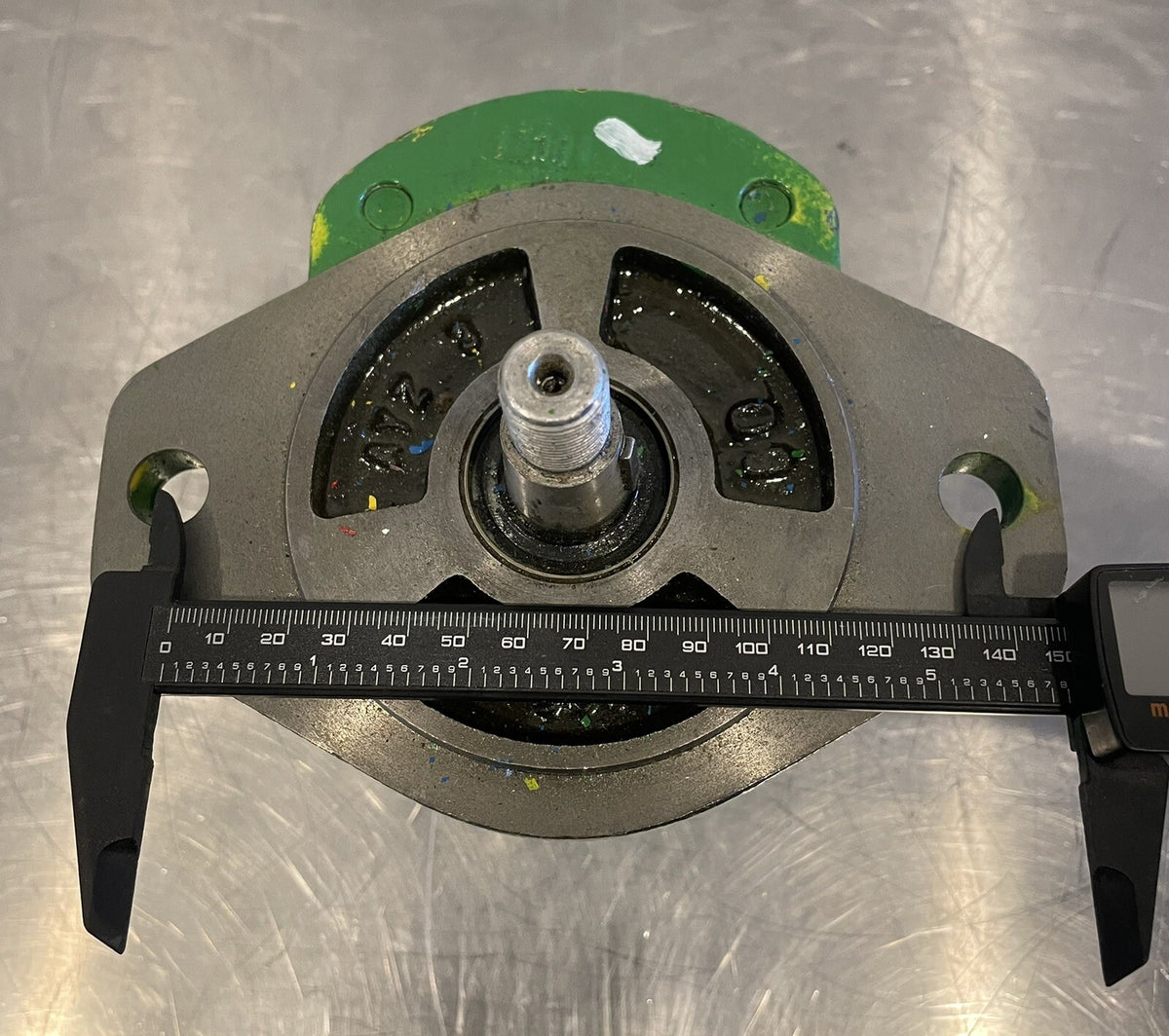 NEMA John Deere Hydraulic Motor Keyed Threaded Shaft 2 Bolt NEW! FREE SHIPPING!
