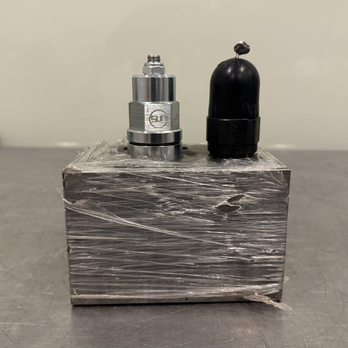 Mi-Jack 31260011 Counterbalance Valve 921412 Rexroth C47174 Manifold NEW!