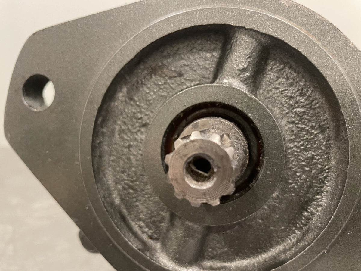 Parker 3359400081 Hydraulic Gear Pump Forklift Pump NEW! FREE SHIPPING!