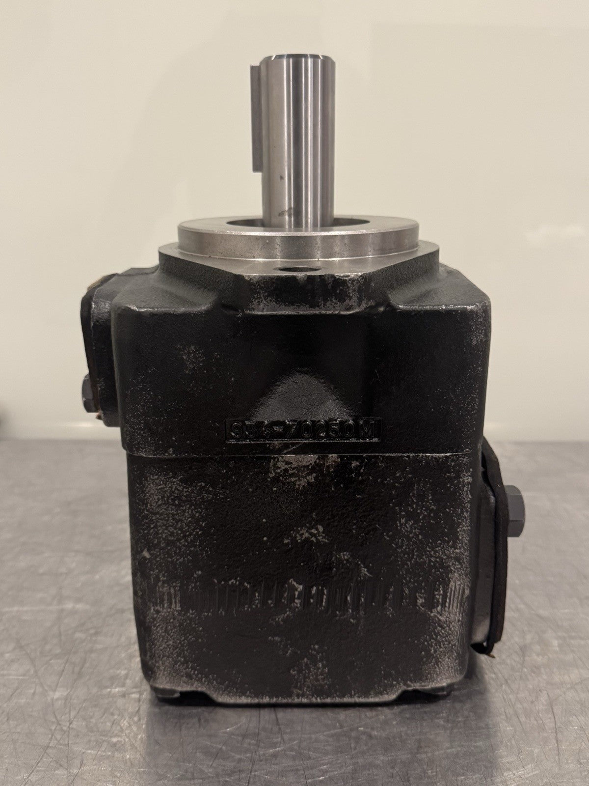 Parker T7ES-085-1R00-A100 Hydraulic Vane Pump 024-90803-000 NEW! FREE SHIPPING!