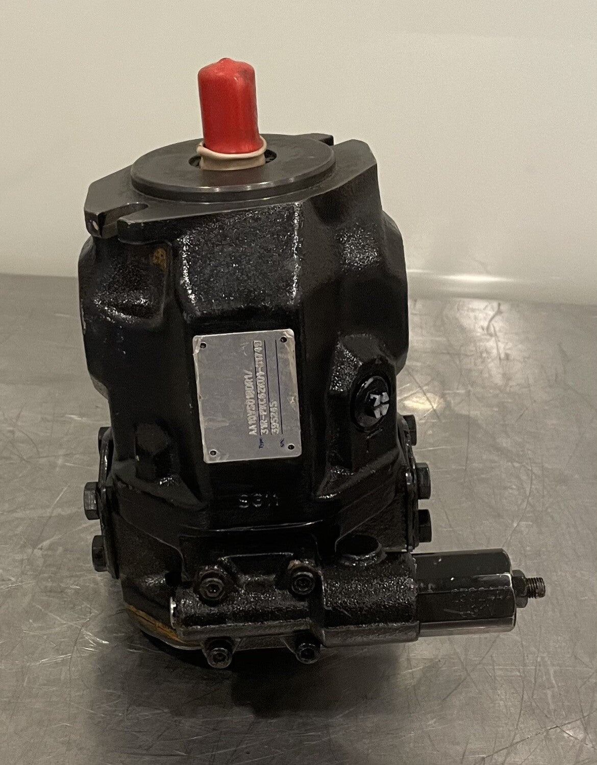 AA10VSO18DR1/31R-PKC62K01-S1749 Hydraulic Axial Piston Pump NEW! FREE SHIPPING!