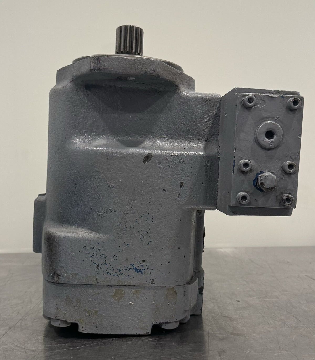 PVWH-15-RSAS-CFNN Hydraulic Pump Reman NEW! FREE SHIPPING!