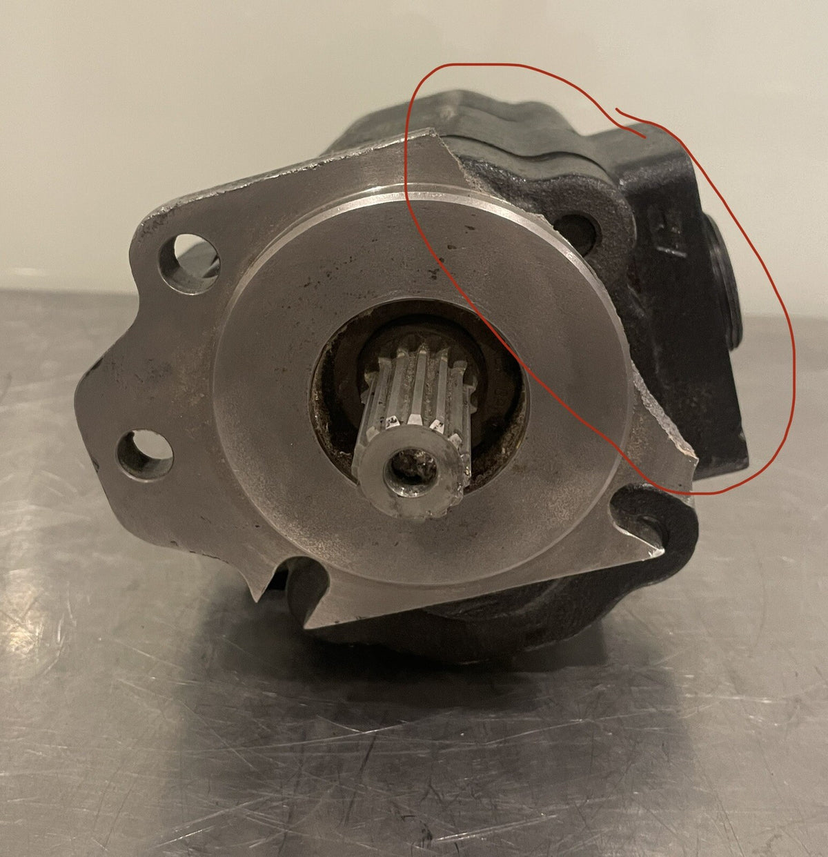 Parker 3139610800 Hydraulic Gear Pump Damaged NEW! FREE SHIPPING!