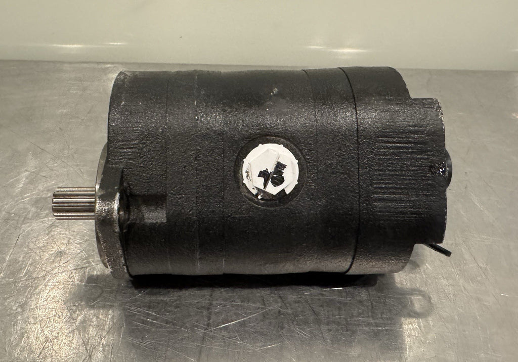 Danfoss 83056530 Gear Pump LH Dual Displacement Splined Shaft 2 Bolt NEW!