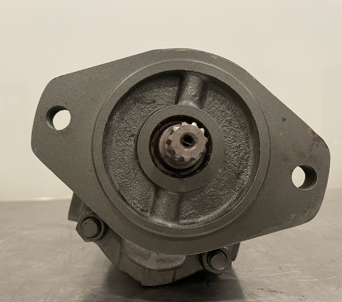 Parker 3359400081 Hydraulic Gear Pump Forklift Pump NEW! FREE SHIPPING!