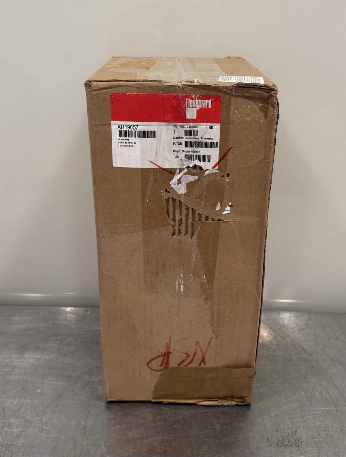 Fleetguard AH19057 Air Housing Disposable Genuine NEW IN BOX! FREE SHIPPING!