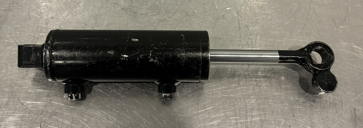 McElroy MEB00157 2B X 3-1/4S X 5/8R Hydraulic Cylinder NEW! FREE SHIPPING!