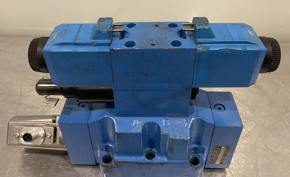 Eaton Vickers DGMX1-3-PP-BW-B-40-EN12 System Stak Valve 315Bar UNTESTED MAY WORK