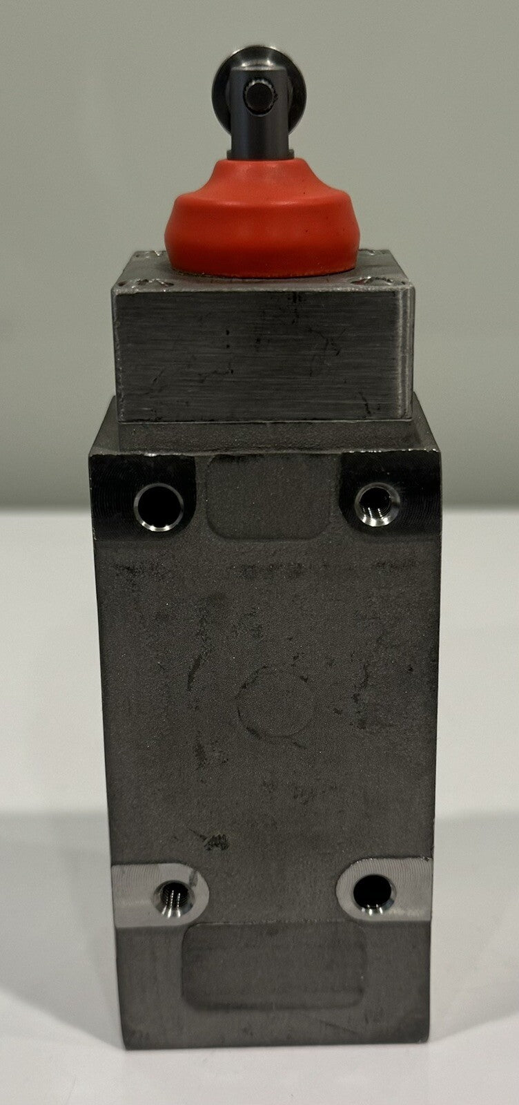 Honeywell LS2YDB4K Limit Switch Top Roller Micro switch NEW! FREE SHIPPING!