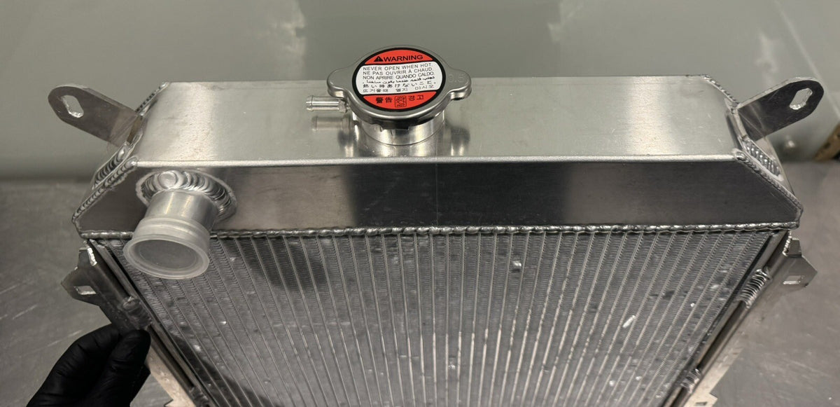 BWR320I Radiator Aluminum NEW IN BOX! FREE SHIPPING!
