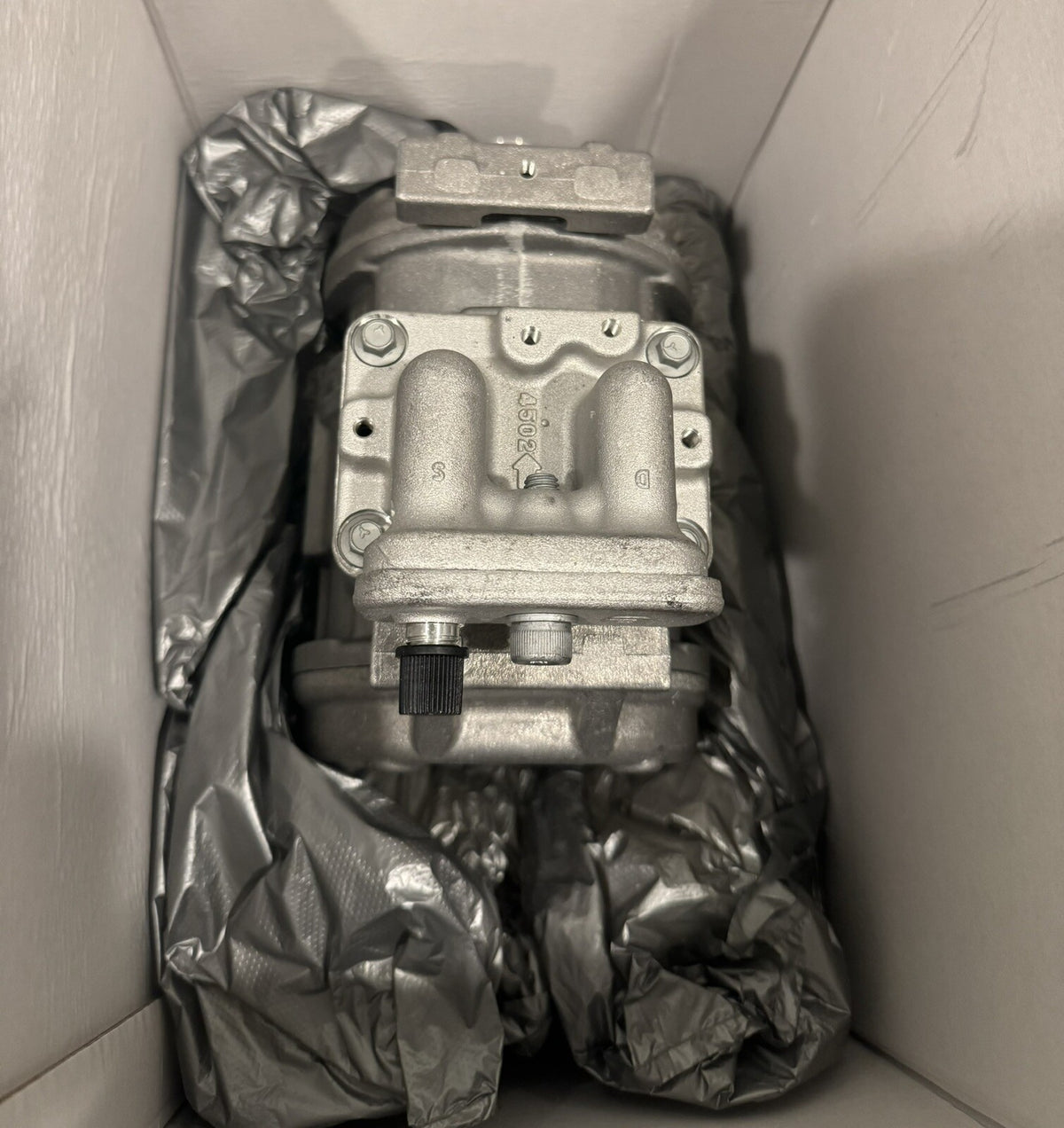 Denso DCP17006 AC Compressor ASSY 14-2993 NO CLUTCH/PULLEY NEW IN BOX SHIPS FREE