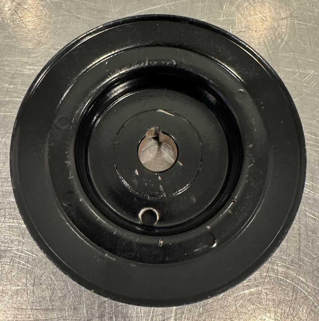 Cub Cadet IH-489395 Center Pulley 489395 NEW! FREE SHIPPING!