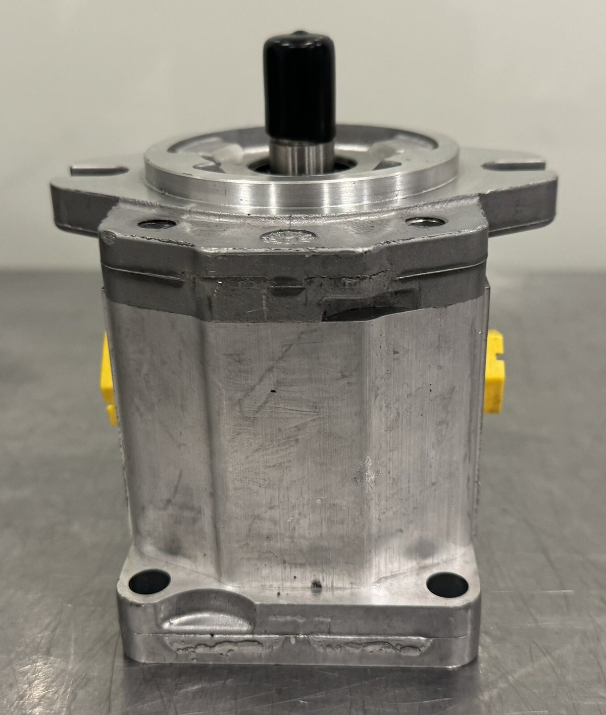 211.20.153.00 Hydraulic Gear Pump Aluminum SNW2NN/014R106GE NEW! FREE SHIPPING!