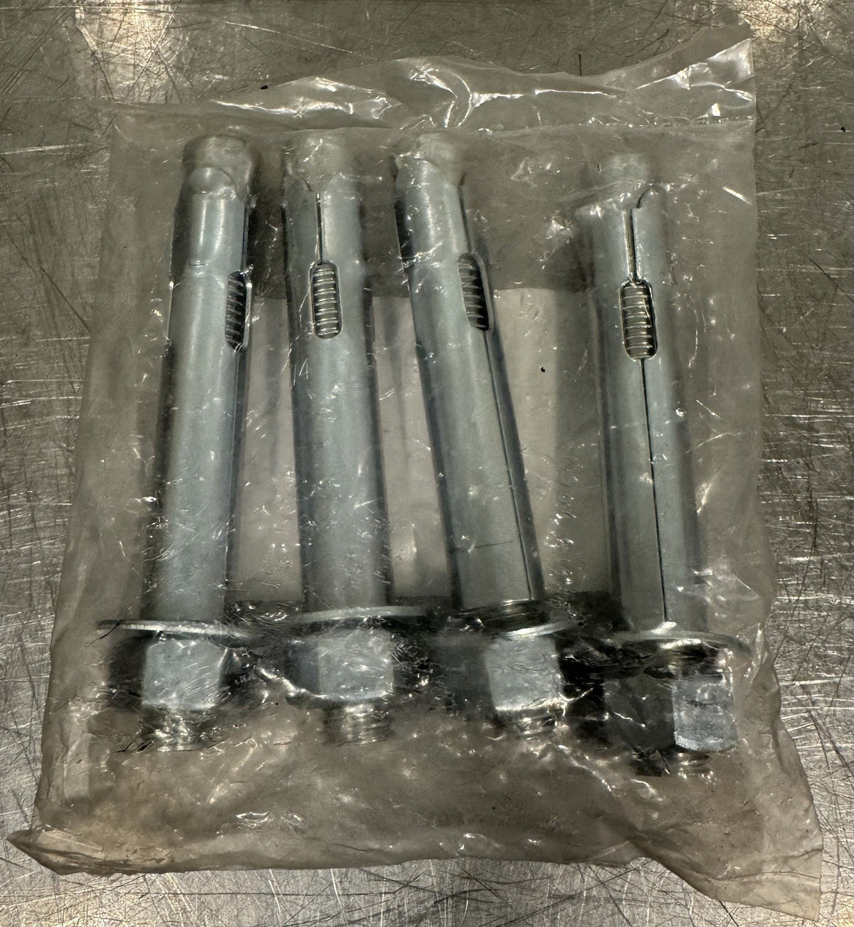 Global Industrial 320742 Sleeve Anchor 3/4” x 4-1/4” PACK OF 4 NEW! SHIPS FREE!
