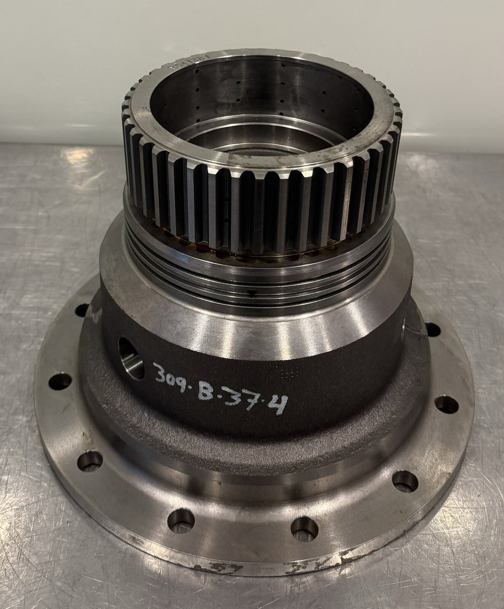 R541381 John Deere Differential Intermediate Housing NEW! FREE SHIPPING!