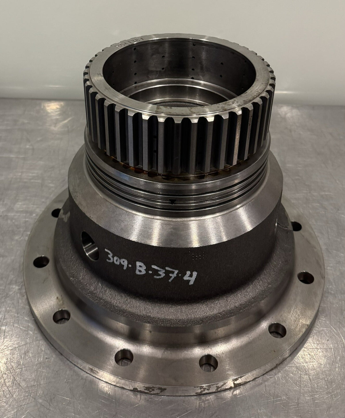 R541381 John Deere Differential Intermediate Housing NEW! FREE SHIPPING!