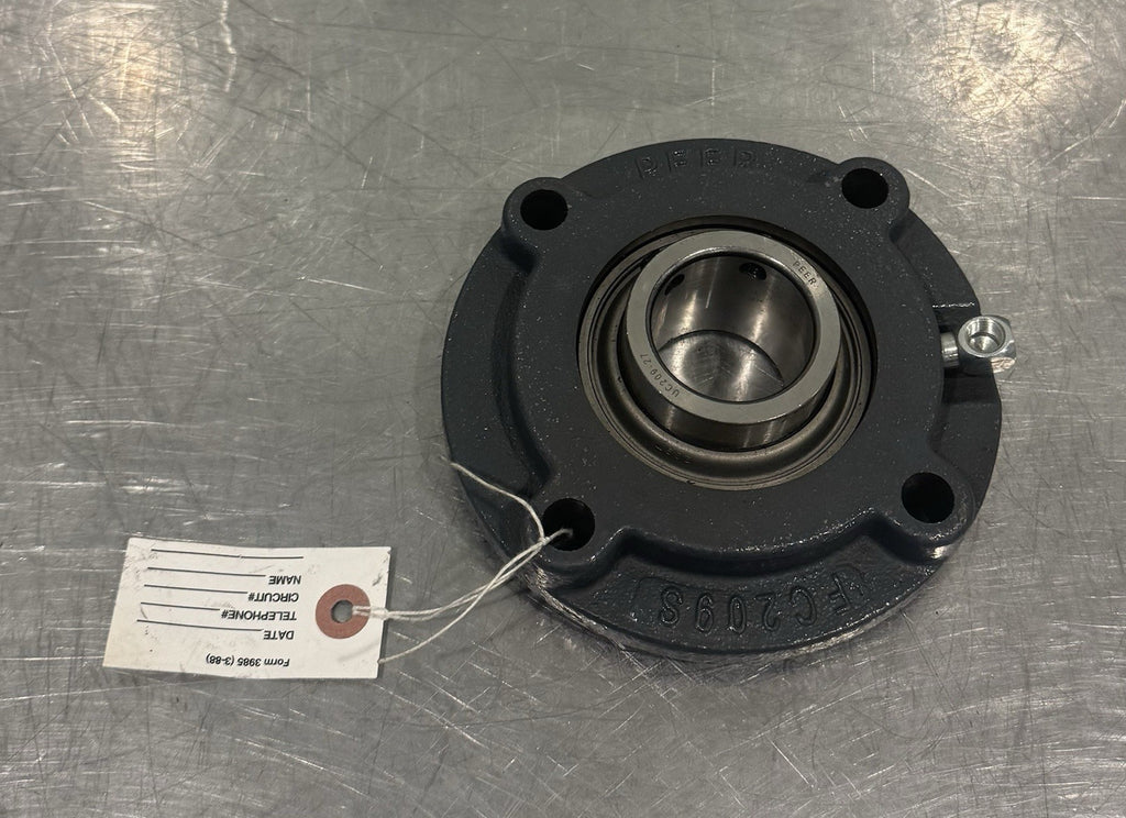 Peer FC209S Flanged Roller Bearing NEW! FREE SHIPPING!