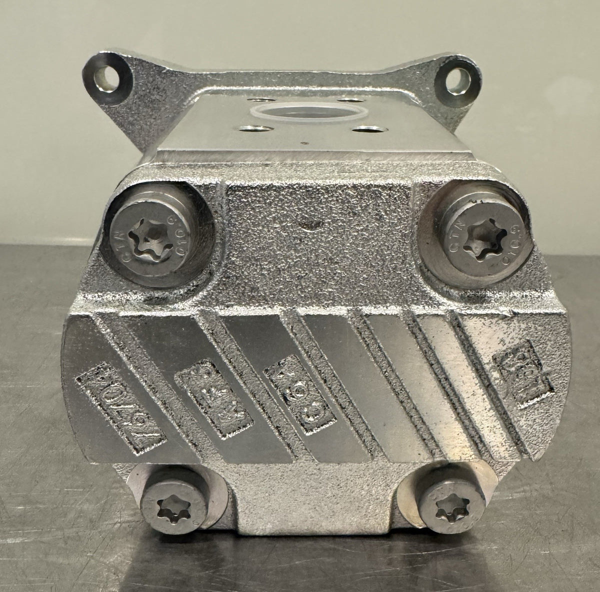 Bosch Rexroth 0510825019 Gear Pump AZPG-22-100RAX07KB-S0303 NEW! FREE SHIPPING!