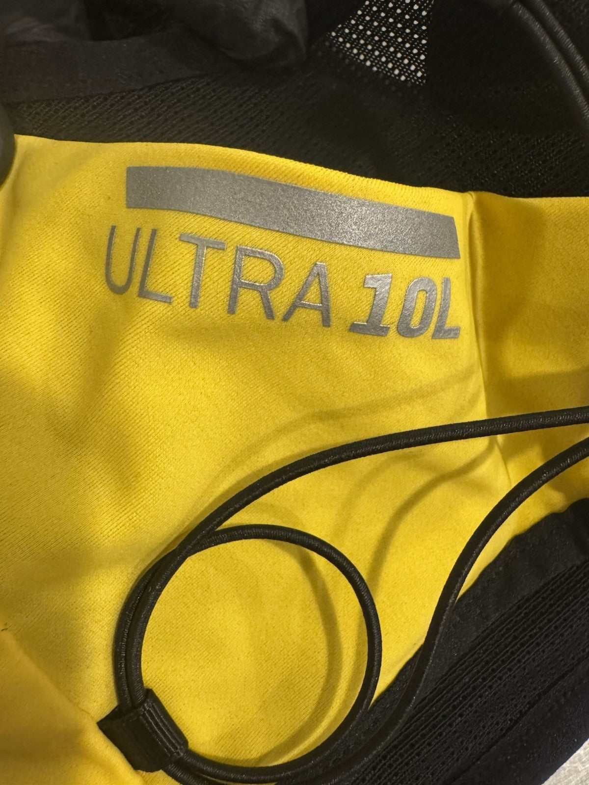 LA Sportiva Ultra Vest 10L Yellow & Black Large NEW! MISSING LID! FREE SHIPPING!