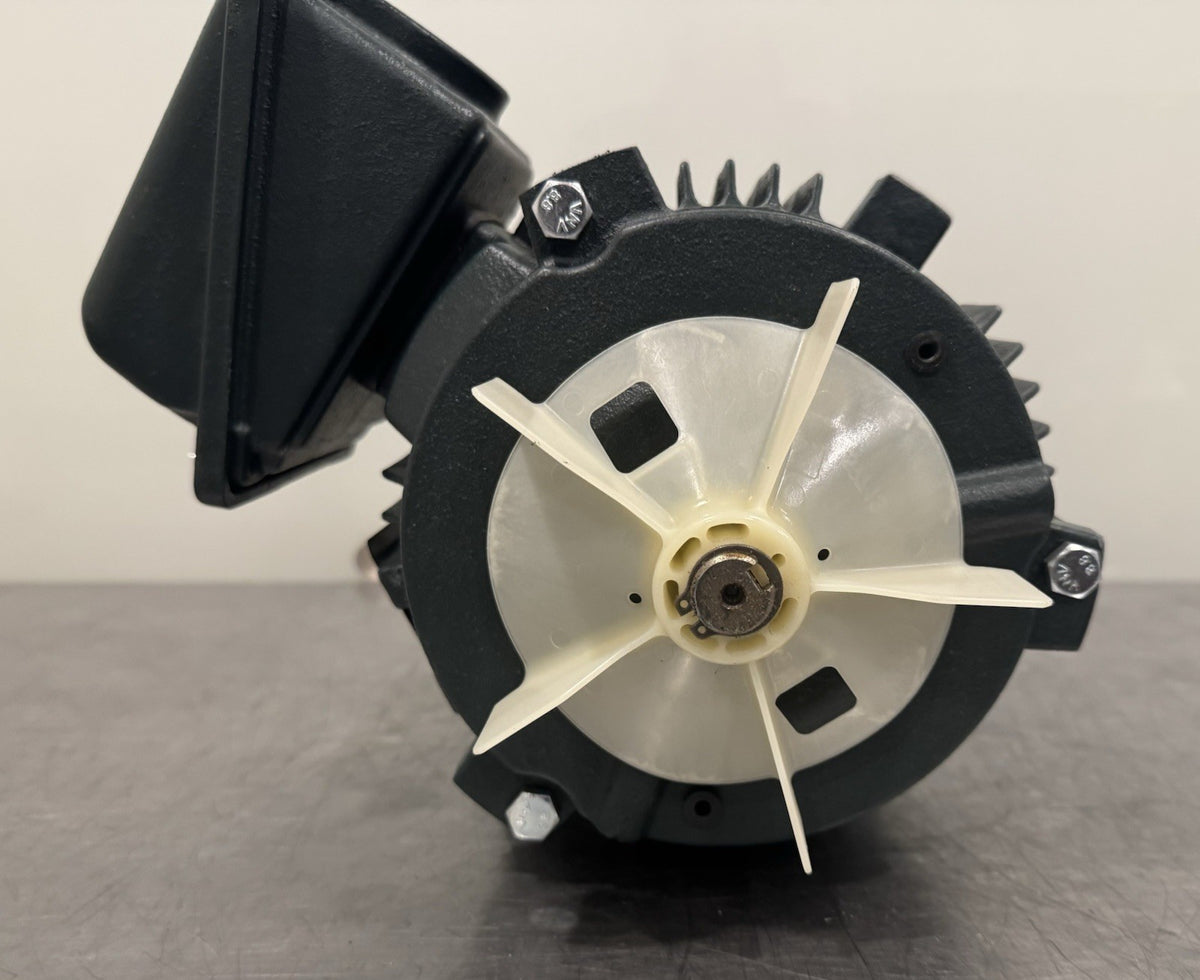 Toshiba 0014SDSR44A-P Motor 1HP 230/460V C-Face NEW! SHIPS FREE!