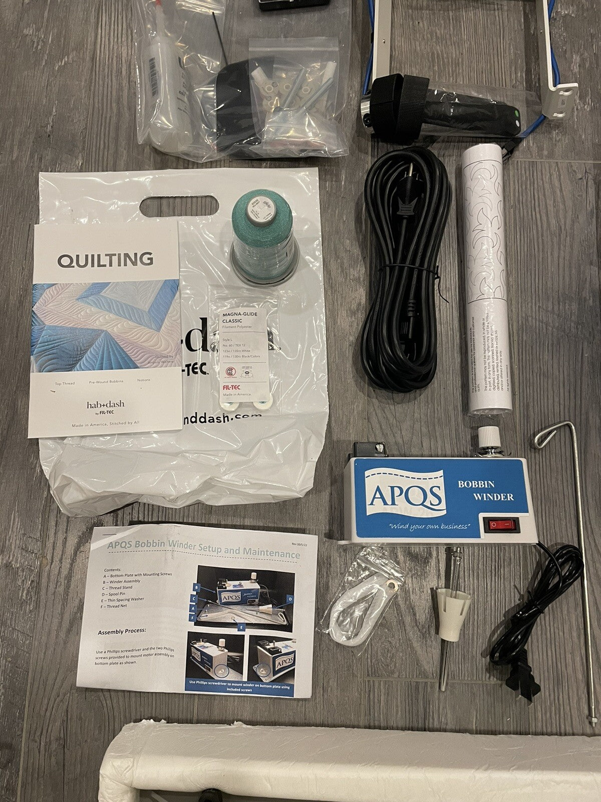 APQS Lenni Longarm Quilting Machine W/ Accessories NO TABLE/STAND NEW IN BOX!