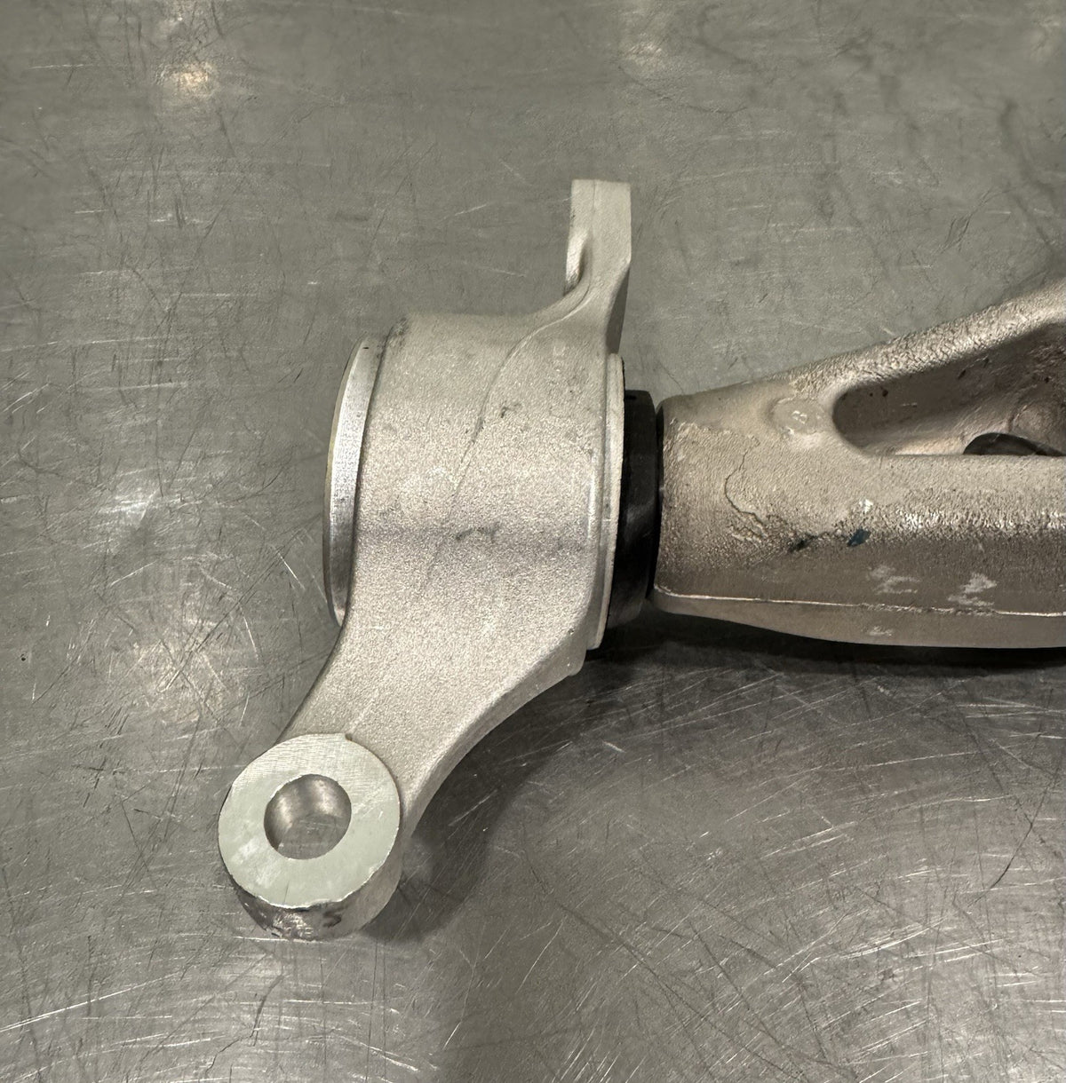 Mopar 68282728AD Lower Control Arm Front Right Genuine 0487771688 NEW SHIPS FREE