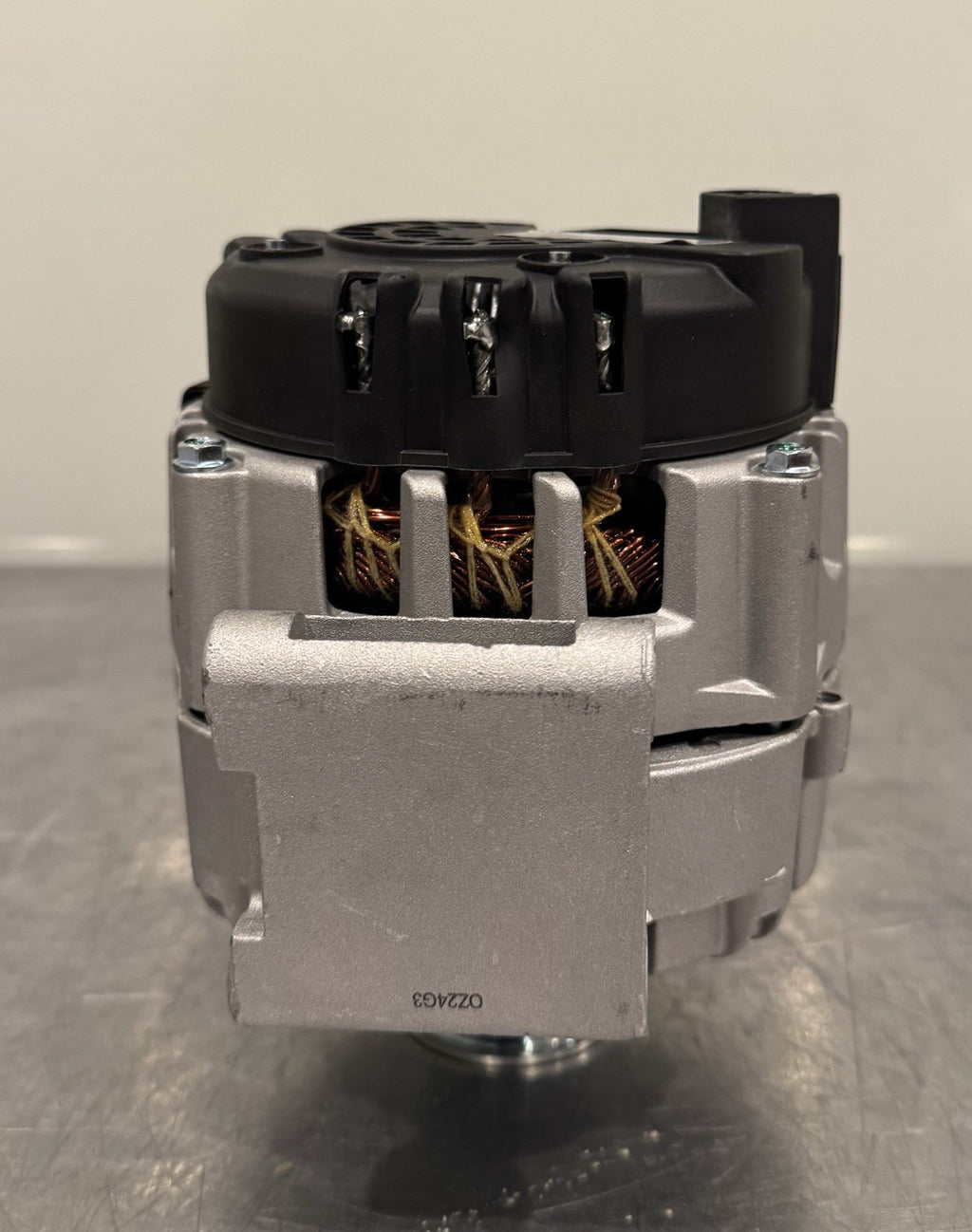 WAI 21487N Alternator 12VDC 220A For Mercedes Benz NEW! DAMAGED CONNECTION!