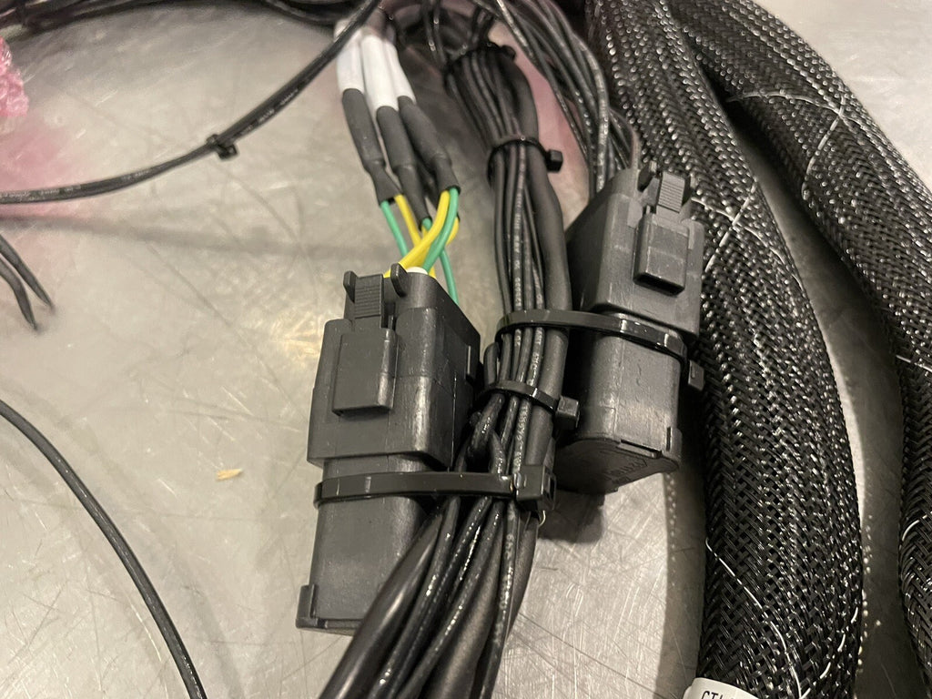 Amphenol CTI 1390884-001 Wire Harness NEW! FREE SHIPPING!