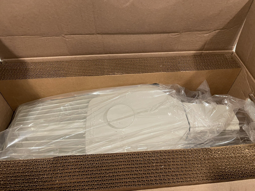 Lumecon Detroit LDS-SAL LED Area Light 45W 7100 Lumens 4000K White NEW!