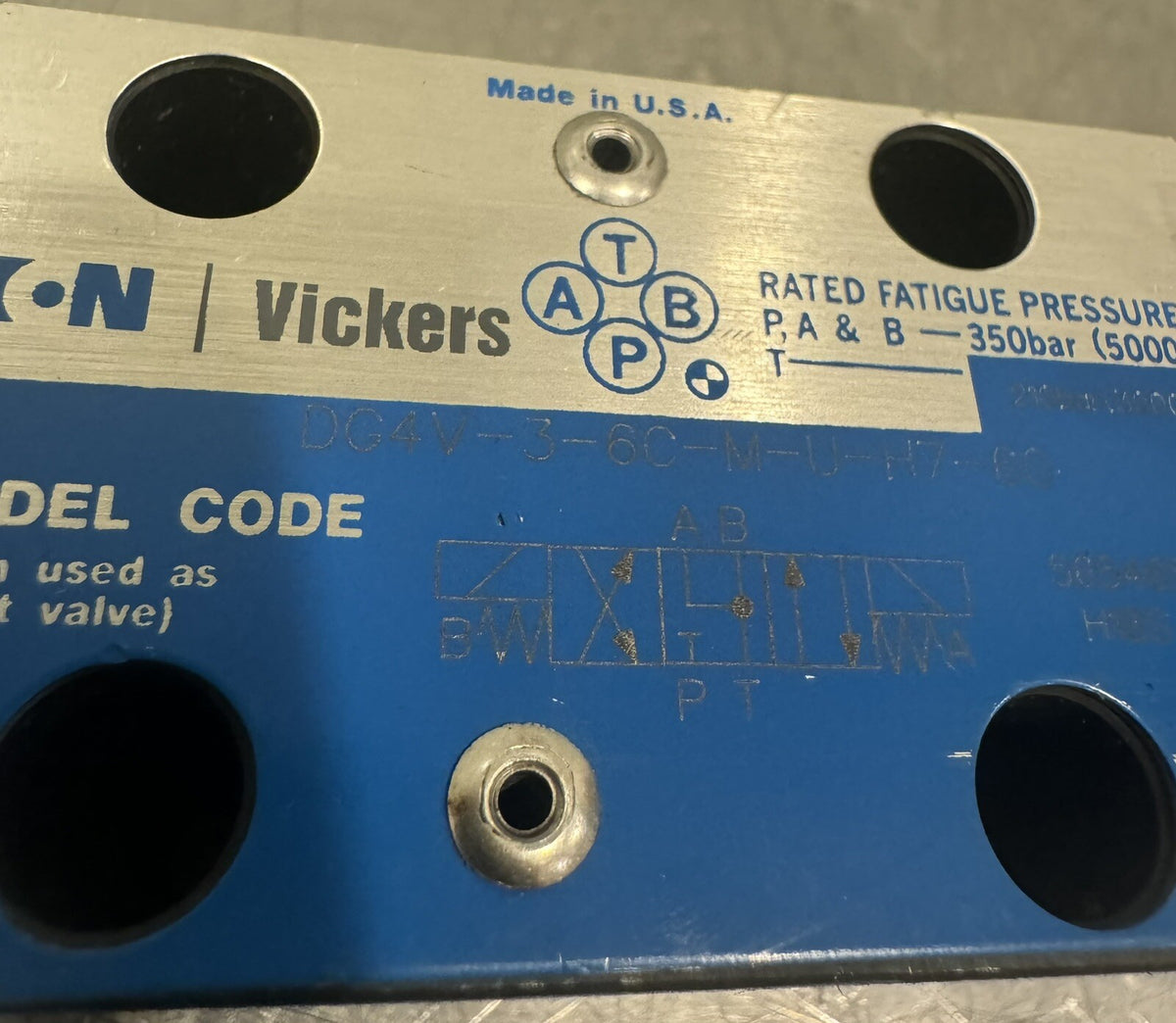 Eaton DG4V-3-6C-M-U-H7-60 Solenoid Operated Directional Control Valve NEW!
