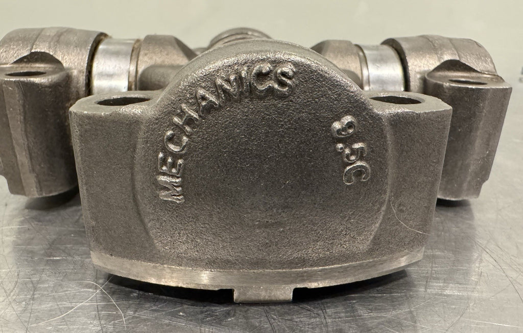 Mechanics 9.5C CNH Spider U-Joint Wing Block 4810233 NEW! FREE SHIPPING!
