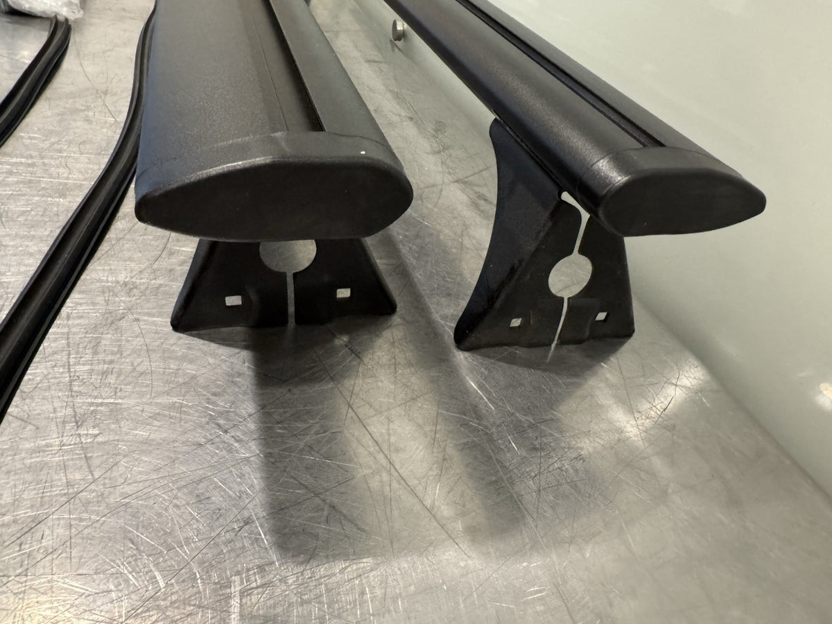 Cruz Airo Dark T 750-032 Roof Bars Aerodynamic LV8-V23R01 NEW IN BOX! SHIPS FREE