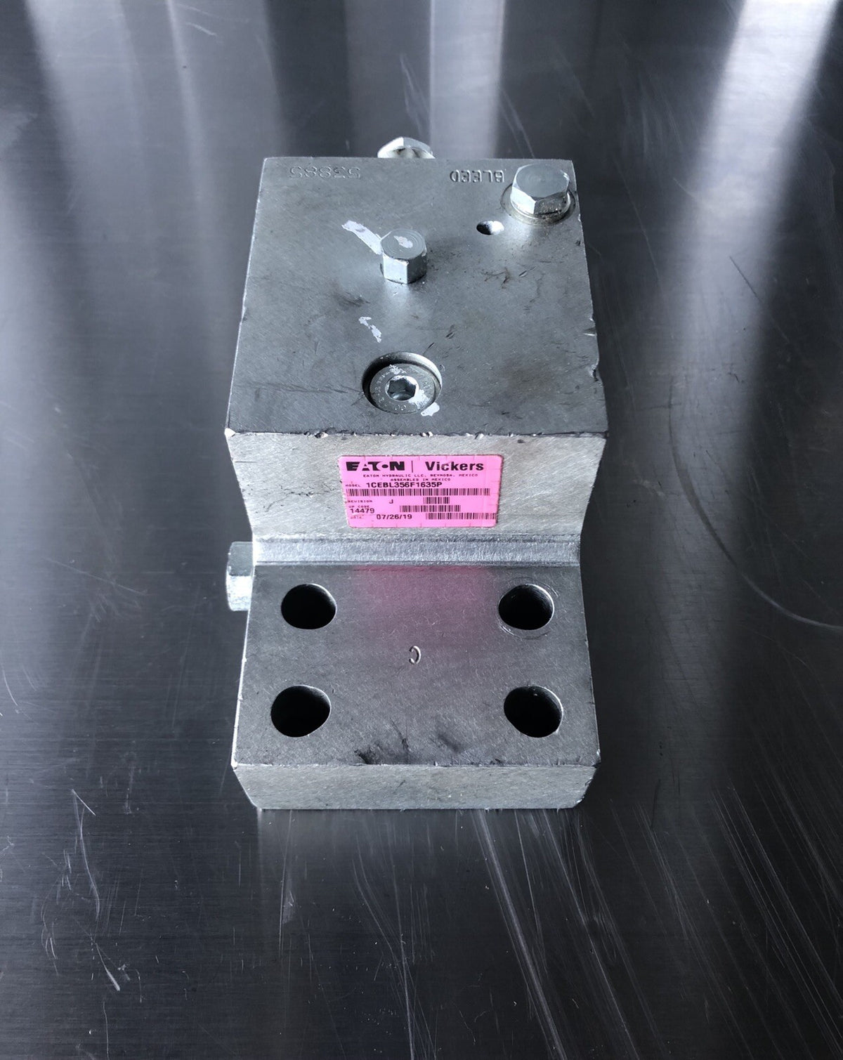 Eaton Vickers 1CEBL356F1635P Hydraulic Valve Block NEW!!! FREE SHIPPING!!!