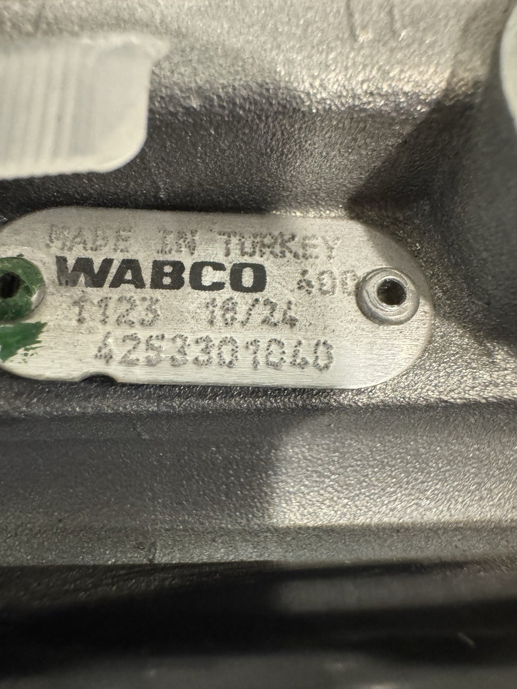 Wabco 4253301040 Multifunction Brake Cylinder Tristop Wedge 18/24 NEW SHIPS FREE