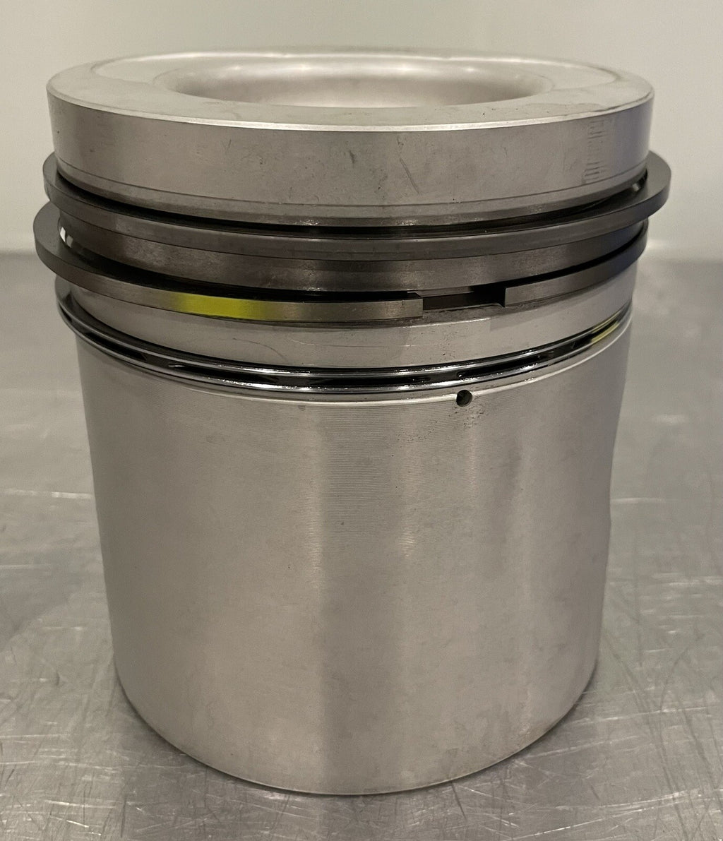 RE42231 Piston And Liner Kit For John Deere JD NEW! FREE SHIPPING!
