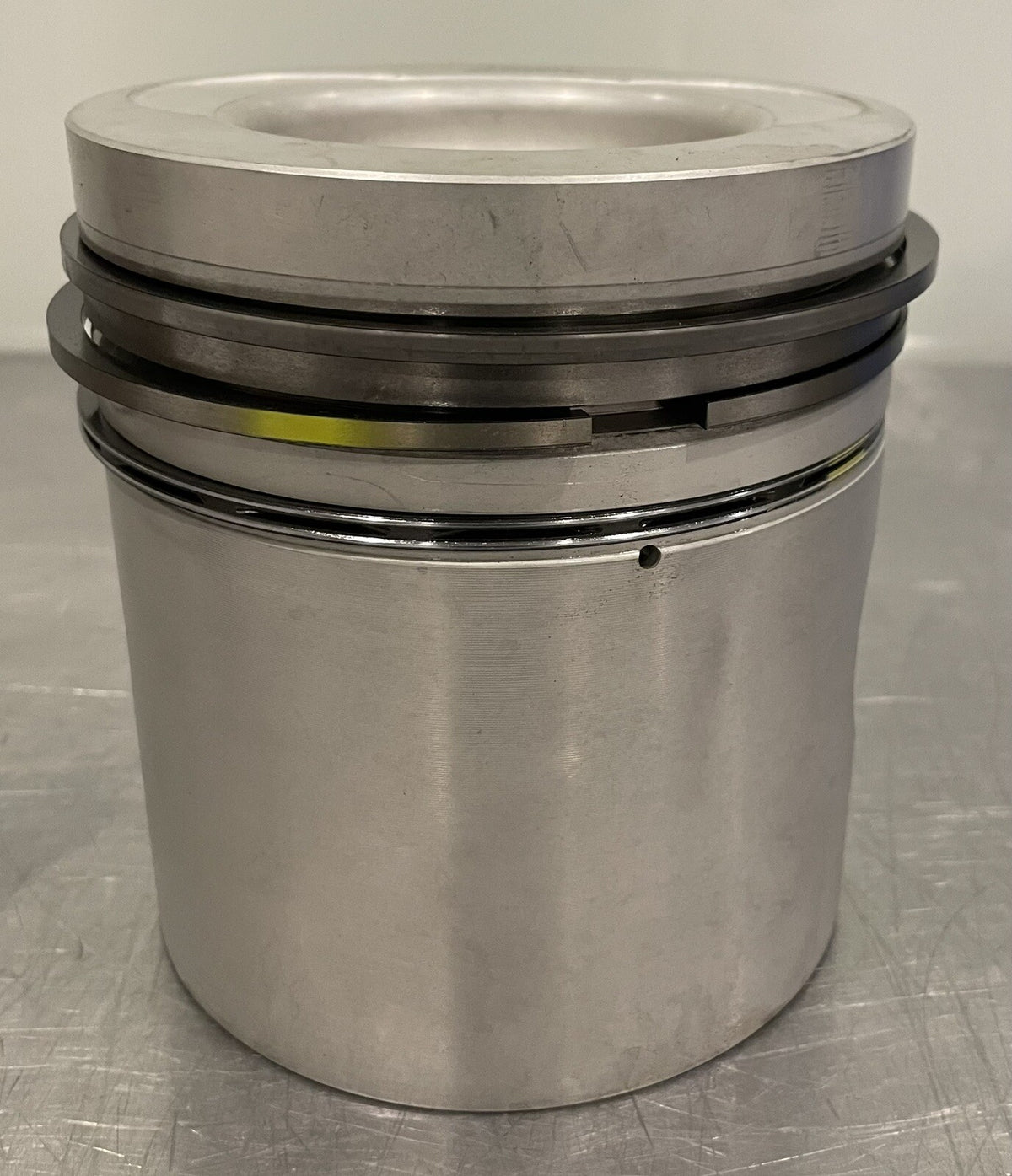 RE42231 Piston And Liner Kit For John Deere JD NEW! FREE SHIPPING!