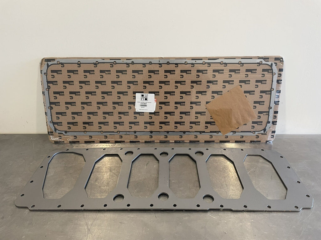 Cummins 3927606 Plate W/ Gasket  Hyster Plate 4141028, Gasket 4141027 NEW!