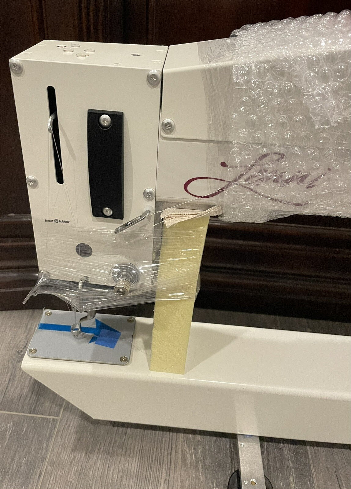 APQS Lenni Longarm Quilting Machine W/ Accessories NO TABLE/STAND NEW IN BOX!