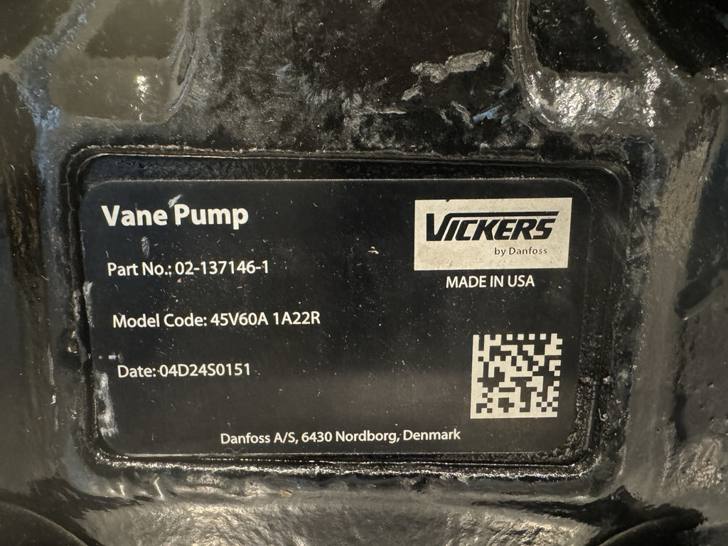 Vickers Danfoss 02-137146-1 Vane Pump Fixed Displacement 45V60A 1A22R NEW!