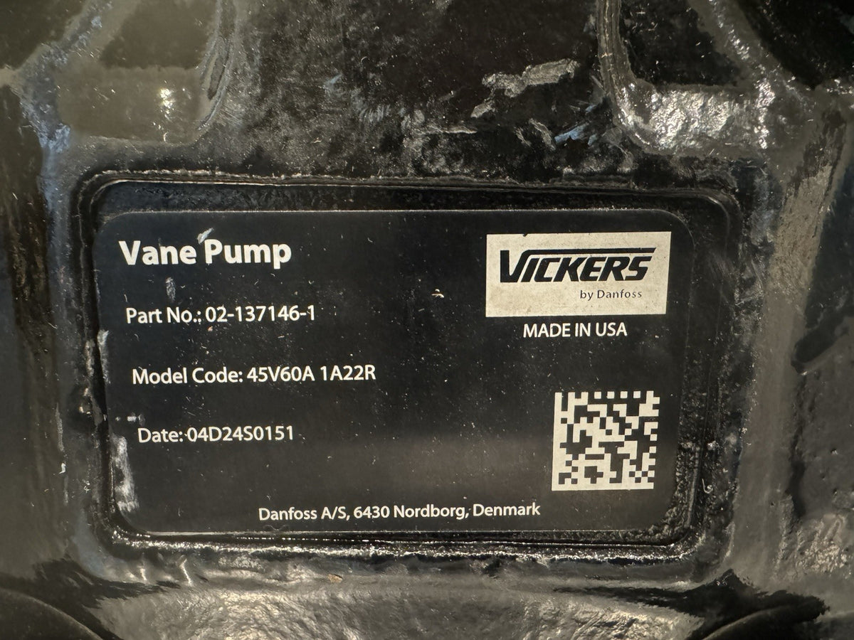 Vickers Danfoss 02-137146-1 Vane Pump Fixed Displacement 45V60A 1A22R NEW!